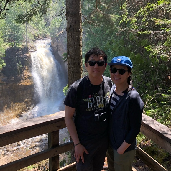 Meet your Posher, Sandy - Picture 2 of 3